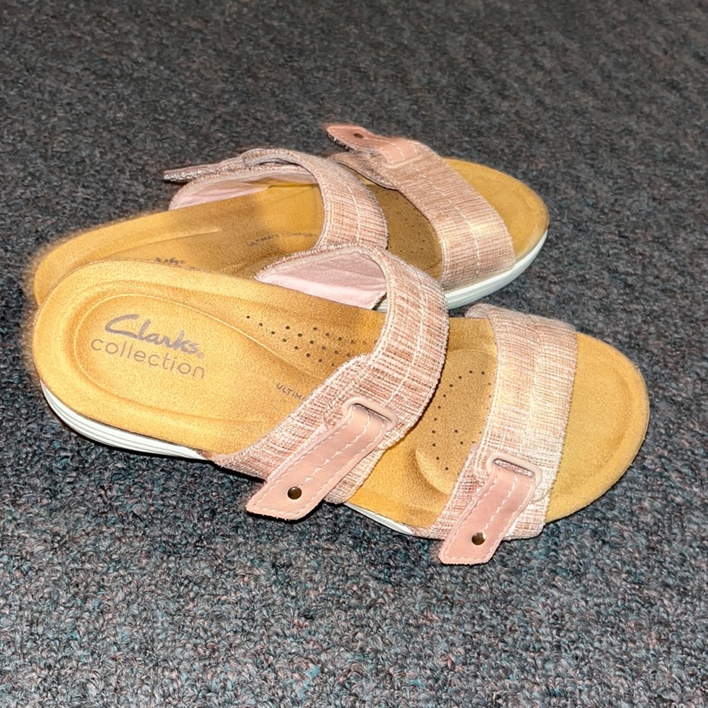 NWT CLARKS Collection Size 6 Sandals